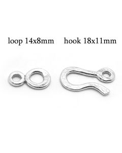 5001-5002b-brass-hook-and-eye-clasp-hammered-loop-14x8mm-hook-18x11mm.jpg
