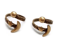 10883b-brass-adjustable-ring-with-moon-and-star.jpg