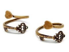 10894b-brass-adjustable-ring-with-key-and-heart.jpg