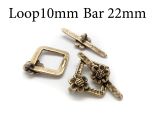 4295-4296b-brass-square-flowered-toggle-clasp-loop-10mm-bar-22mm.jpg