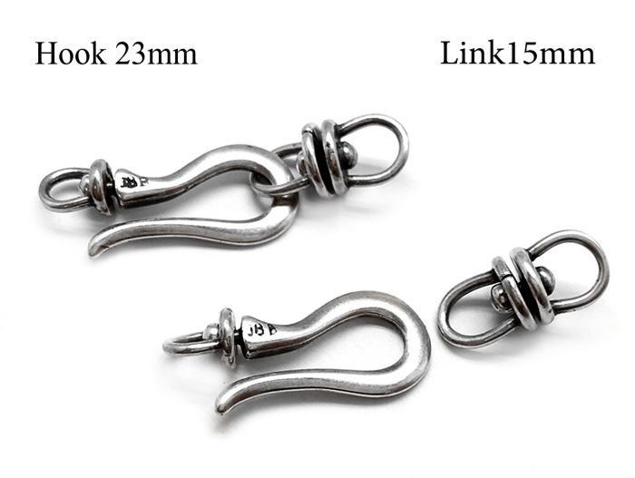 https://www.jbbfindings.com/media/catalog/product/cache/c687aa7517cf01e65c009f6943c2b1e9/8/7/8775-8768ls-sterling-silver-925-revolving-hook-and-eye-clasp-hook-23mm-eye-15mm.jpg