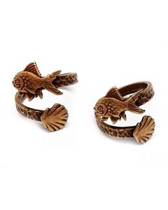 10895b-brass-adjustable-ring-with-fish-and-shell.jpg