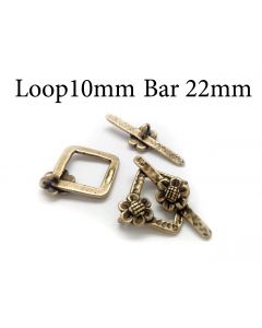 4295-4296b-brass-square-flowered-toggle-clasp-loop-10mm-bar-22mm.jpg