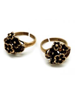8780b-brass-adjustable-ring-with-flower.jpg
