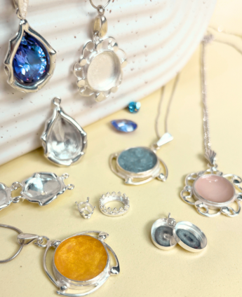 Bezel cups